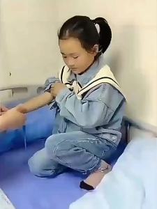 High Quality [ Spot inventory ]  Little Sunflower Calcium Iron Zinc Oral Liquid 10ml*90 Calcium Supplement Iron Supplement Zinc Supplement Children Liquid Calcium