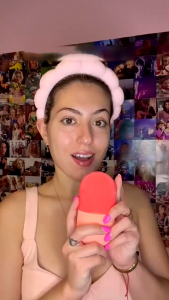 Face Roller lce Mold Massager Face LiftingReduce Acne Shrink Pores Massage lce SiliconeGift Skincare