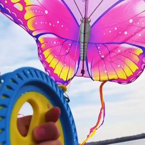 (📌ใหม่) ว่าวผีเสื้อ สีสันสดใส ขนาด 120 น้ำหนักเบา บินง่าย พร้อมส่ง แถมมือจับ เชือก50เมตร ฟรี