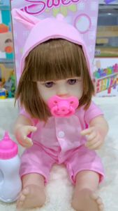 ตุ๊กตาเด็กผู้หญิงเสหมือนจริง ตัวนุ่มนิ่ม น่ารัก กินนมได้ ฉี่ได้ ฟรีกล่อง มี2แบบให้เลือกสะสม สินค้าในไทยพร้อมจัดส่ง