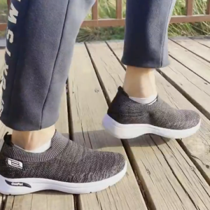 New Fashion Mens Sneakers Slip On Casual Shoes Soft Sole Lightweight Walking Sports Shoes Comfortable Breathable Mens Loafers