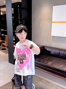 Wander เสื้อผ้าเด็กผช เสื้อเช็ตเด็กชาย 2023 ใหม่ ครึ่งแขน แฟชั่น เย็น หล่อ ท็อปส์ซูเด็กชาย 23513