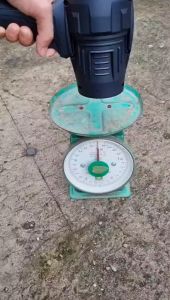 Máy thổi bụi công suất lớn dùng pin sạc tiện lợi