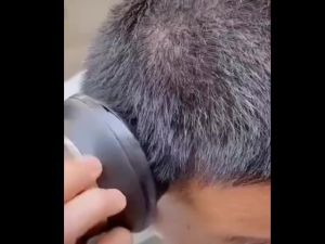 "นำเข้าจากเยอรมนี" ปัตตาเลี่ยนตัดผม เครื่องตัดผม 360 องศา ตัดผมที่บ้านได้ง่ายๆ ภายในหนึ่งนาที เสียงไม่ดัง ไม่ทำลายผิวหนังศีรษะ ทักษะระดับมืออาชีพ ใช้ได้ทั้งเด็กและผู้ใหญ่ เครื่องตัดผมไฟฟ้า เครื่องตัดผม เครื่องโกนขน เครื่องตัดผม