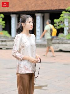 Pháp phục nữ CARIDNA chất liệu lụa cao cấp cổ tròn xẻ sườn hiện đại thanh lịch nhẹ nhàng 4BSD01