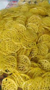 kerupuk mie kuning ukuran besar1 kg
