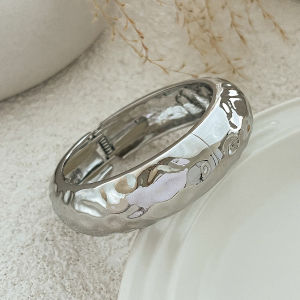 Ingemark ยุ้ยแฟชั่นเลียนแบบไข่มุกเรขาคณิตโลหะกําไลข้อมือ Hip Hop Punk Wrap ฤดูใบไม้ผลิกําไลข้อมือสําหรับผู้หญิงผู้ชายเครื่องประดับ