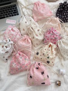 กระเป๋าเก็บของแบบผูกเชือกลายการ์ตูน Adorable กระเป๋าเครื่องสำอาง กระเป๋าเดินทาง ปากกาลิปสติก ขนาดใหญ่กลางเล็ก กระเป๋าผ้าโพลีเอสเตอร์