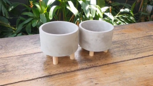 กระถางปูนซีเมนต์ ขาไม้ ขนาด 12 ซม. กระถางต้นไม้ปูนซีเมนต์ ตกแต่งบ้าน พร็อพถ่ายรูป แคคตัส สไตล์มินิมอล