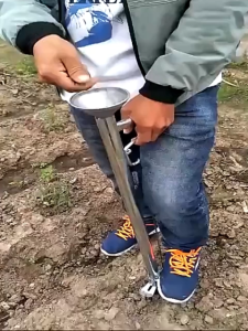 Alat Tanam Sayur Tancap Manual Simple Planter Jagung Kacang Tanah Kedelai Benih Biji-Bijian