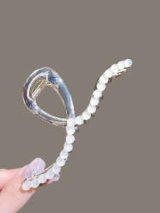 Elegant Metal Large Hair Claw Crystal Moonstone Shark Clamp Multi-Quantity Sweet Hair Accessory Korean Style Fashion Jewelry