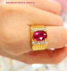 แหวนพลอยทับทิม พลอยแท้ 3.45 กะรัต ประดับเพชรแท้ 10/0.20 กะรัต ตัวเรือนทองคำแท้ 90% แหวนผู้ชายพลอยเม็ดเดียว