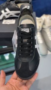 รองเท้ากีฬาสำหรับทั้งหญิงและชายเม็กซิกันแท้2025รองเท้าวิ่งสีดำ/ ขาวดำเหมาะกับชายและหญิงแฟชั่นคลาสสิกรองเท้าลำลองนุ่มสบายดูดซับแรงกระแทก