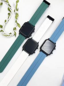 นาฬิกาข้อมือ ดีไซน์เรียบง่ายทันสมัย ตัวเรือนเป็นสีดำล้วน จอ LED ทำให้ดูเรียบหรูและเข้าได้กับทุกสไตล์การแต่งตัว