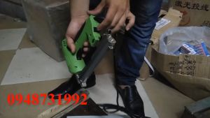 Máy bắn đinh U dùng điện - Sung bắn đinh dạng 1013J - Tặng kèm 1 hộp đinh - Bảo hành 6 tháng