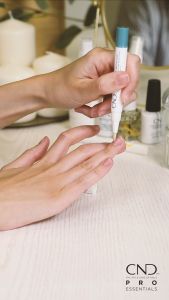 เคราตินบำรุงเล็บ แบบปากกา CND Rescue Rxx Pen ขนาด 2.5 ml.