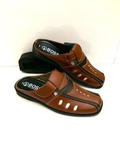 Dép bít mũi nam mẫu mới da mềmmang êm chânmã SP02 màu vàng phối nâu đế khâu sẵn rất chắc chắn