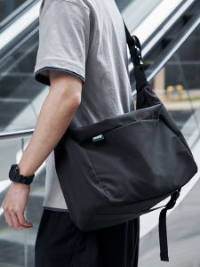 Japanese Style Oxford Cloth Mens Commuter Crossbody Bag Sporty Versatile Waterproof Travel Backpack Hong Kong Style