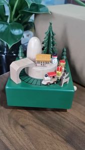 (พร้อมส่ง)กล่องดนตรีไม้ สไตล์วินเทจ หมุนได้ ของขวัญวันเกิด ของขวัญคริสมาส ของจับฉลาก (Vintage Wooden Music Box)