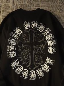 เสื้อยืดแขนยาวคอตตอนสีพื้นทรงหลวมสำหรับฤดูใบไม้ร่วง/ฤดูหนาว 2024 สำหรับผู้ชายและผู้หญิง พร้อมสร้อยคอรูปคริสต์ที่ซ่อนอยู่ แฟชั่นสตรีท