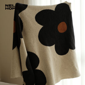 ผ้าห่มแบบโซฟา A-Class Half Velvet Sunflower Office Nap Blanket Designer Style Inner Travel Warmth Home Office Polyester Fiber Winter Season