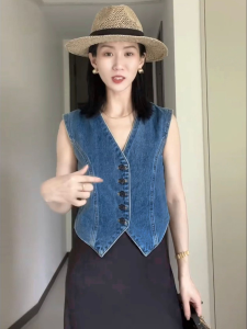 Classy Fashion Waistcoat Denim Vest Female Ins Summer New Arrival Slim Looking Easiest for Match Short V-neck Womens Vests Chic