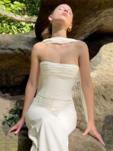 Áo Ba Lỗ Hở Bụng Ôm Vừa Vặn Cho Nữ Mùa Thu 2023 Áo Ba Lỗ Ngắn Phong Cách Đường Phố Màu Trơn Áo Ba Lỗ Hở Bụng