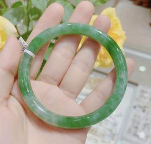 Vòng tay Đá Ngọc Cẩm Thạch A thiên nhiên(kèm giấy kiểm định)
