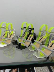 รองเท้าแตะส้นสูงคริสตัลประดับเพชรสำหรับผู้หญิง ทรงหัวแหลม ส้นสูง 8 ซม. ทรงหัวแหลม ทรงหัวมน รองเท้าแตะส้นแบนแบบสวม