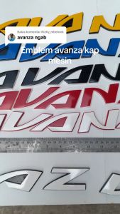 EMBLEM KAP MESIN MOBIL AVANZA VARIASI HURUF TIMBUL 3D BAHAN RESIN FIBERGLASS