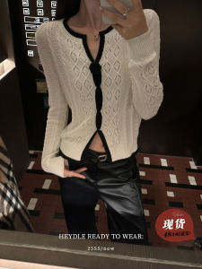 Black Bean Humming V-neck Hollow-out Knitted Sweater Womens Unfastened Camellia Brooch Elegant Top Simple Style Long Sleeve