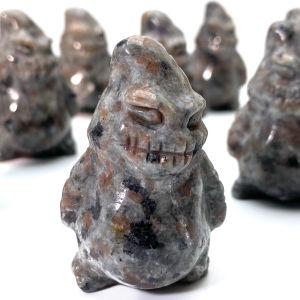 1PC Yooperlite Clown Figurines-UV FluorescentStone CollectionsIdeal for HalloweenChristmasEasterGraduation GiftsRoom Decor