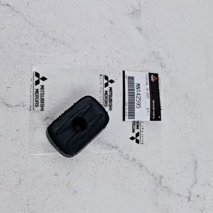 Karet Tahanan Bumper Belakang Mitsubishi Triton 2014