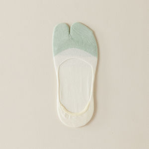 Split Toe Womens Boat Socks Summer Thin Boneless Sweat Absorbing and Deodorant Invisible Shallow Mouth Non Slip Tight Womens Two-Toe Socks