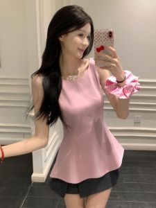 GUZILIAN | เสื้อกั๊กแขนกุดคอวีสีชมพู Pure Desire สำหรับผู้หญิงในช่วงฤดูร้อน เสื้อคลุมกันหนาวแบบใหม่เซ็กซี่สำหรับสาวฮอต เสื้อกั๊กกระชับสัดส่วน