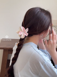 Kẹp hoa sứ càng cua Eleanor Accessories họa tiết caro cherry nơ hồng đáng yêu phụ kiện tóc 11882