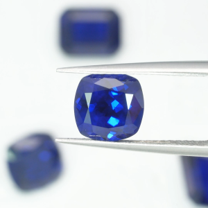 Hình dạng đệm 6x6mm Royal Blue YAG Đá lỏng lỏng Yttrium Nhôm Garnet với bao gồm Phụ kiện DIY cho sản xuất trang sức