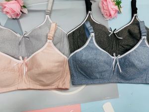 เสื้อในผู้หญิง ไม่มีโครงผ้าลูกไม้ ไม่มีฟองน้ํา 2 ตะขอสายยางยืดปรับระดับได้ เสื้อในคนแก่ เสื้อในไร้โครง เสื้อในคัพ เอ บี