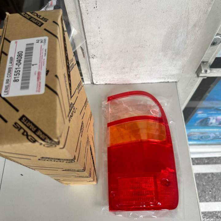 Sell 03 TOYOTA MATRIX OEM LEFT TAIL LIGHT NICE! In Flat Rock, North - Foto 4