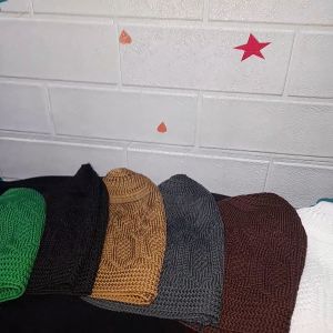 Peci Rajut Dewasa Polyester Model Soylu/Mercan