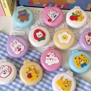 Sisir dan Cermin /Cermin Kaca & Sisir Travel Motif Karakter Cermin Lipat Sisir Pijat Lipat