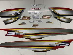 Bộ tem Wave S100 màu đỏ hàng nhập Thái Lan chất lượng cao dành trang trí riêng cho dòng xe này tem in lụa màu sắc rất đẹp và bền giá bán cực tốt bán lẻ như bán sỉ