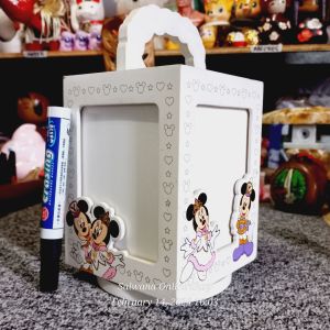 2009 DISNEYLAND HONGKONG MICKEY AND MINNIE MOUSE ROTATING WOODEN PEN HOLDER PHOTO FRAME