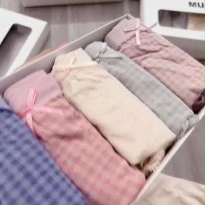 Hộp 5 quần lót nữ cotton kẻ caro viền ren kháng khuẩn siêu mát 8818