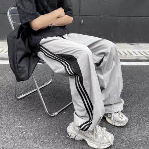 Summer 2024 Mens American Retro Striped Sports Lightweight Loose Fit Casual Pants Three Bars Design Casual Trousers