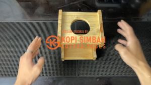 Stand Dripper Kopi V60 1 Lubang Manual Brew Coffee Wood Holder Papan Seduh Kayu