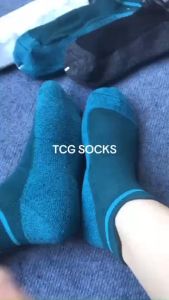 Tất chạy bộ thể thao Uni nam cổ ngắn xẻ dày đẹp êm ôm chân cá tính hàng xuất Nhật size 38-44 chất cotton Sport socks