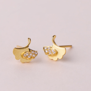 Chow Sang Sang 周生生 999 Pure Gold Diamond Ginkgo Leaf Earrings for Women 94561E