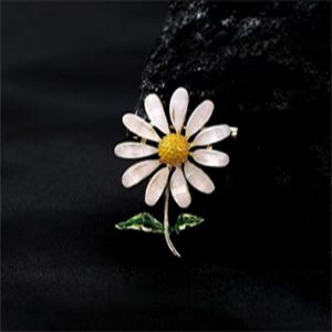 Elegant Daisy Flower Brooches For Women Shiny Zircon Sunflower Feather Floral Lapel Pins Badge Wedding Party Corsage Jewelry