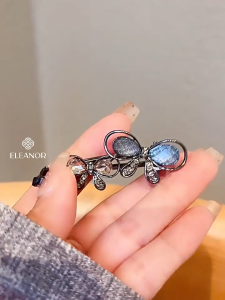 Kẹp tóc nữ Eleanor Accessories thiết kế hình hồ điệp đính đá kẹp tóc mái phụ kiện tóc 10672